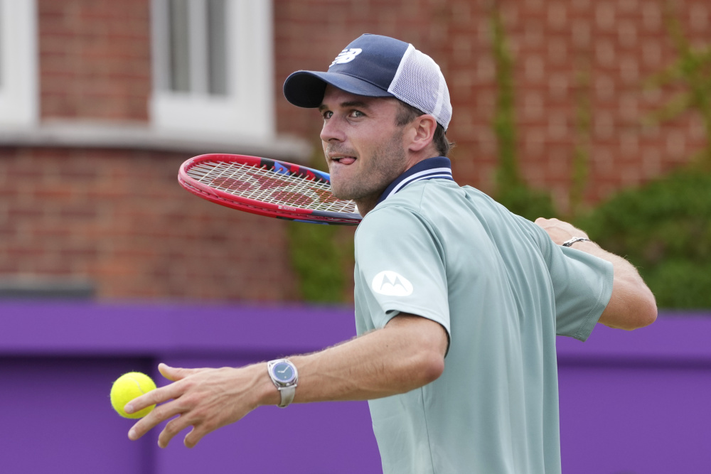 了与第一名 了与第一名